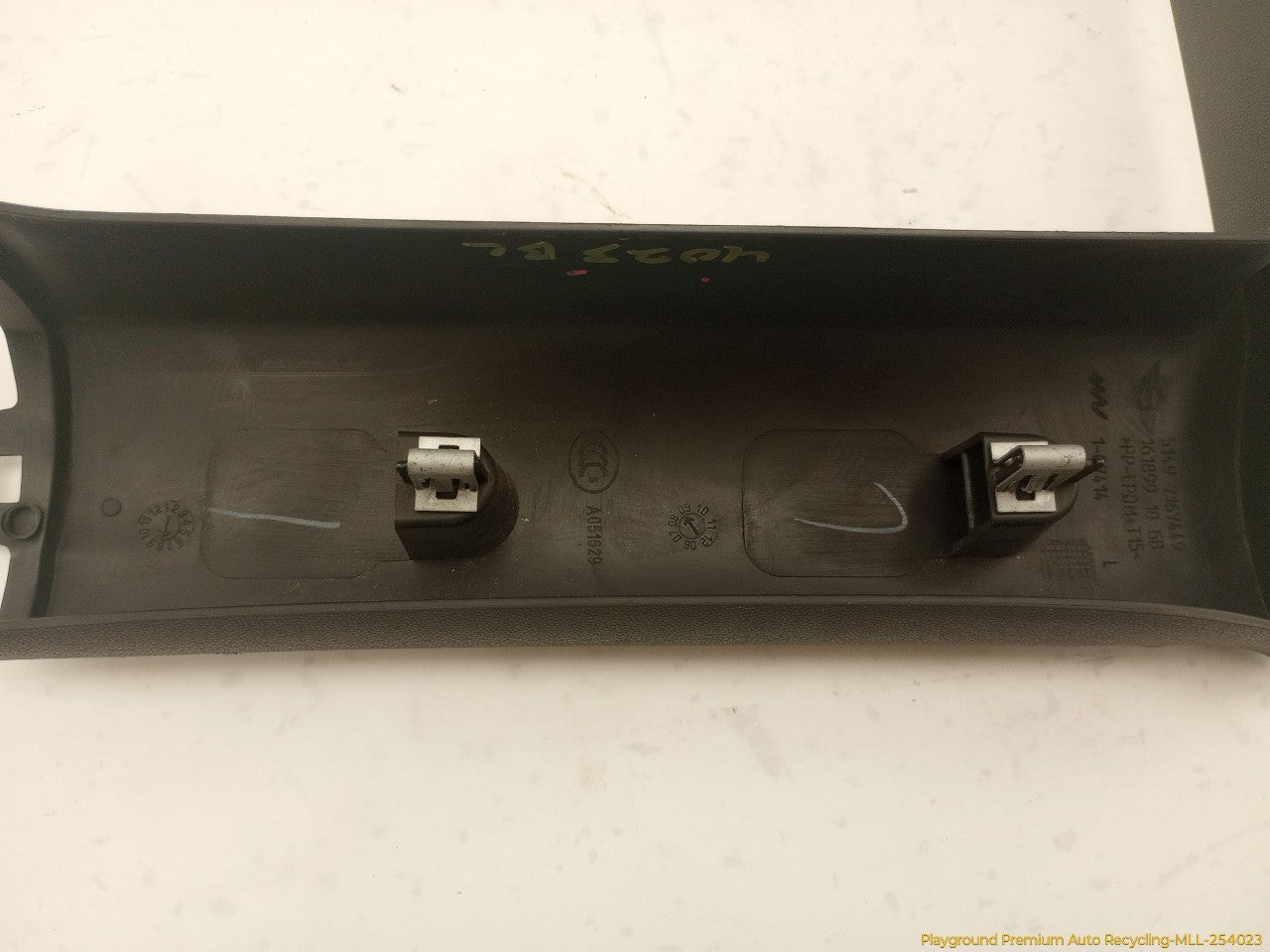 Mini Clubman Driver Left Rear Trunk Upper Window Trim