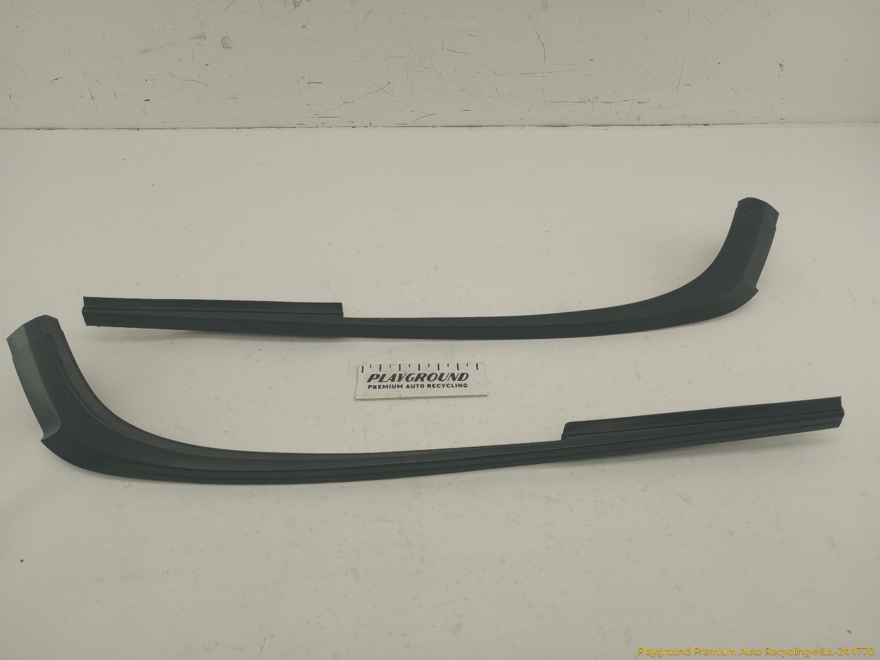 Ford Mustang Pair Of Exterior Quarter Side Trim