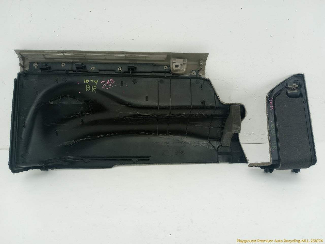 Volvo XC70 Pair Of Passenger Right Trunk Side Trim - 0