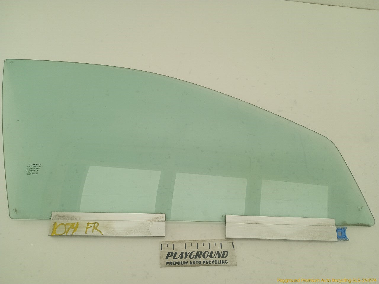 Volvo XC70 Passenger Right Front Door Window Glass