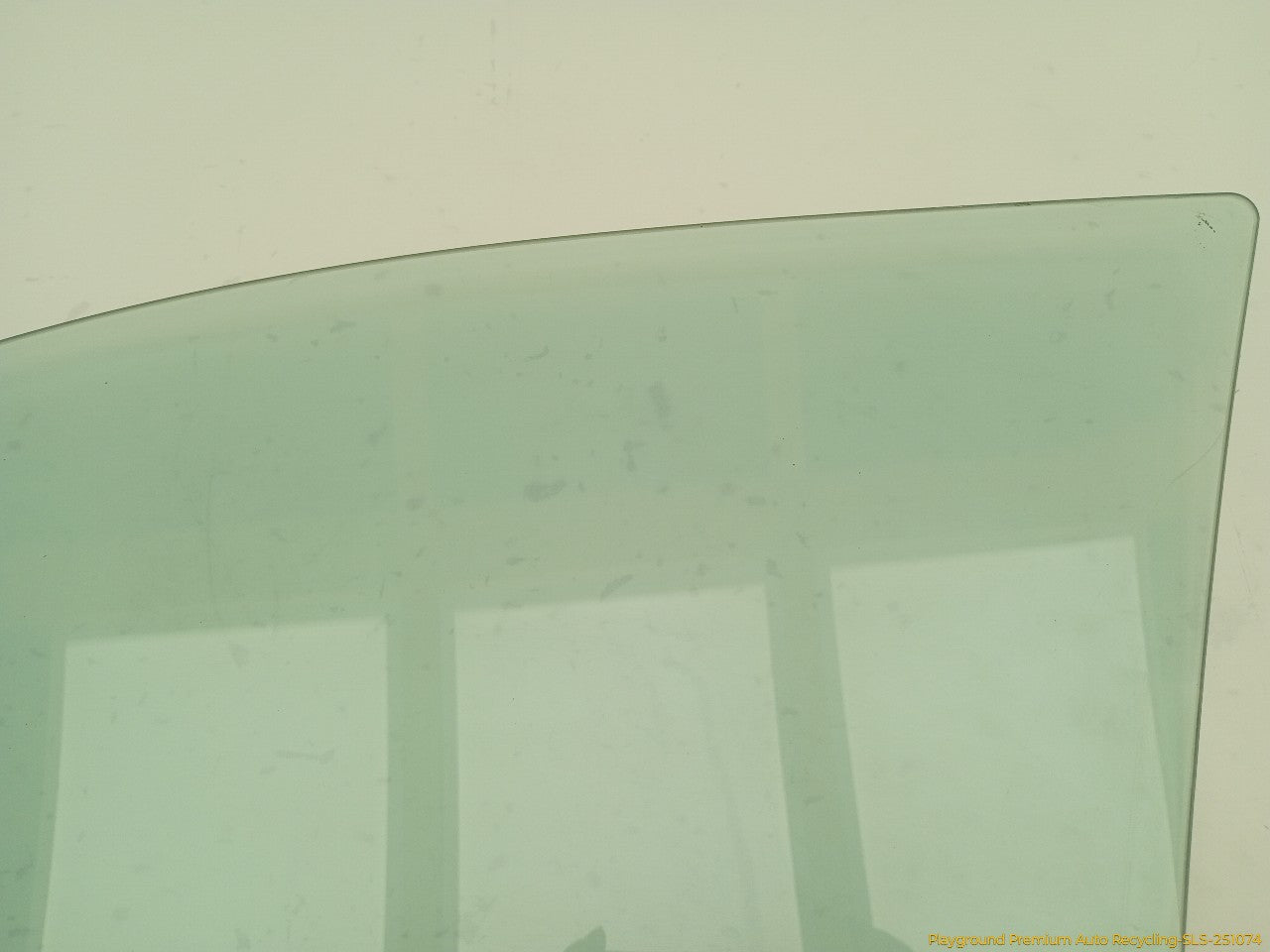 Volvo XC70 Passenger Right Front Door Window Glass