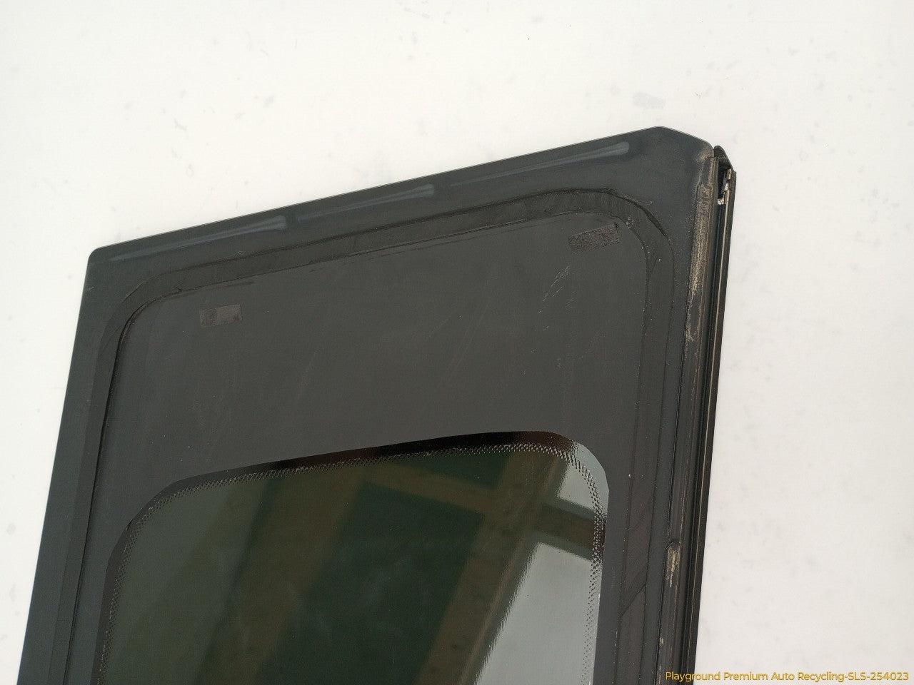 Mini Clubman Passenger Right Rear Quarter Window Glass