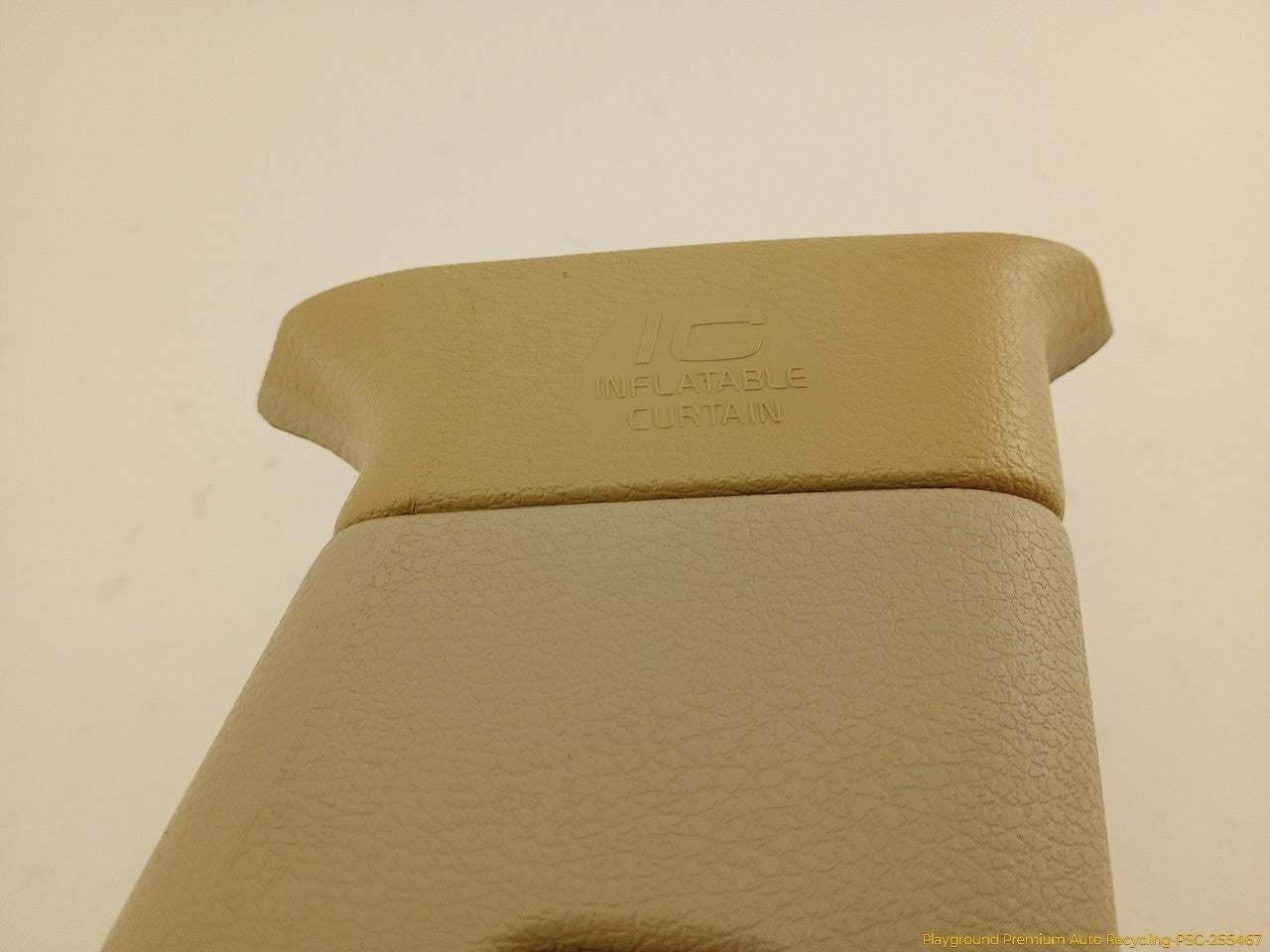 Volvo XC70 Pair Of Center B Pillar Trim