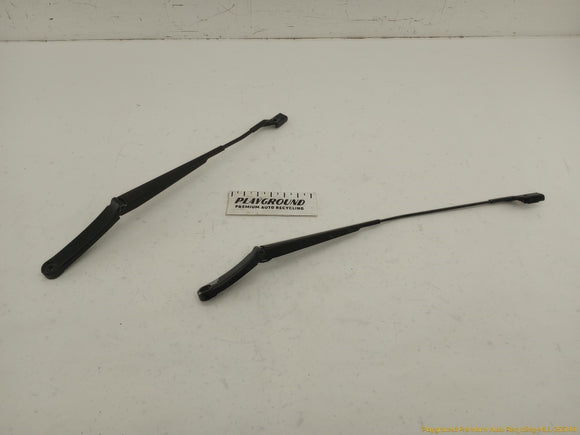 Volkswagen CC Pair Of Windshield Wiper Arms