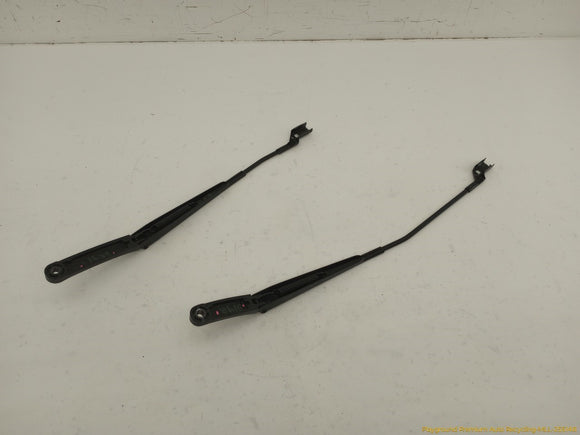 Volkswagen CC Pair Of Windshield Wiper Arms