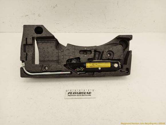 Volkswagen CC Vehicle Jack & Tools