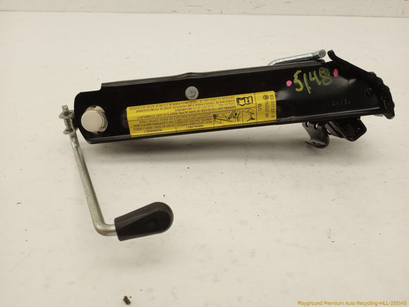 Volkswagen CC Vehicle Jack & Tools