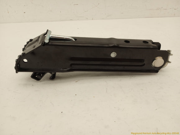Volkswagen CC Vehicle Jack & Tools