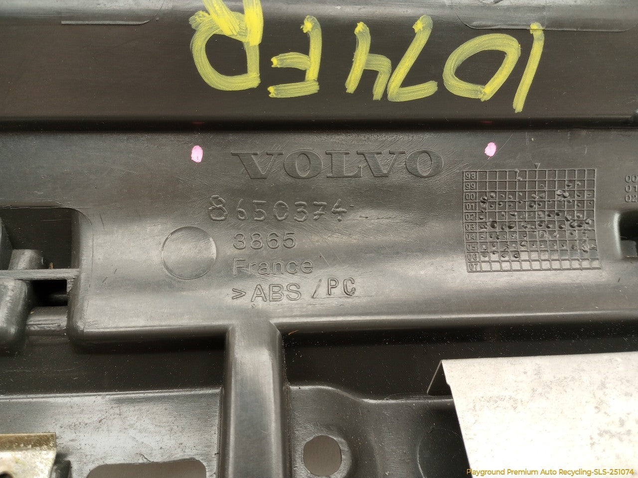 Volvo XC70 Glove Box