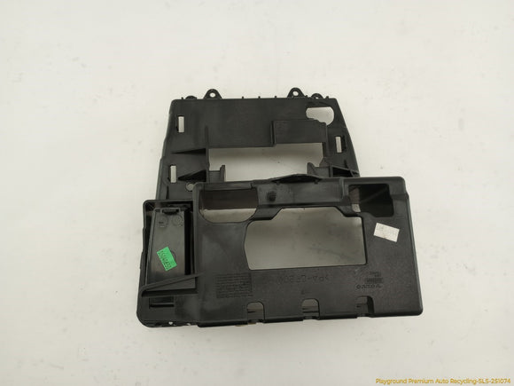 Volvo XC70 Radio & Climate Control Dash Frame Trim