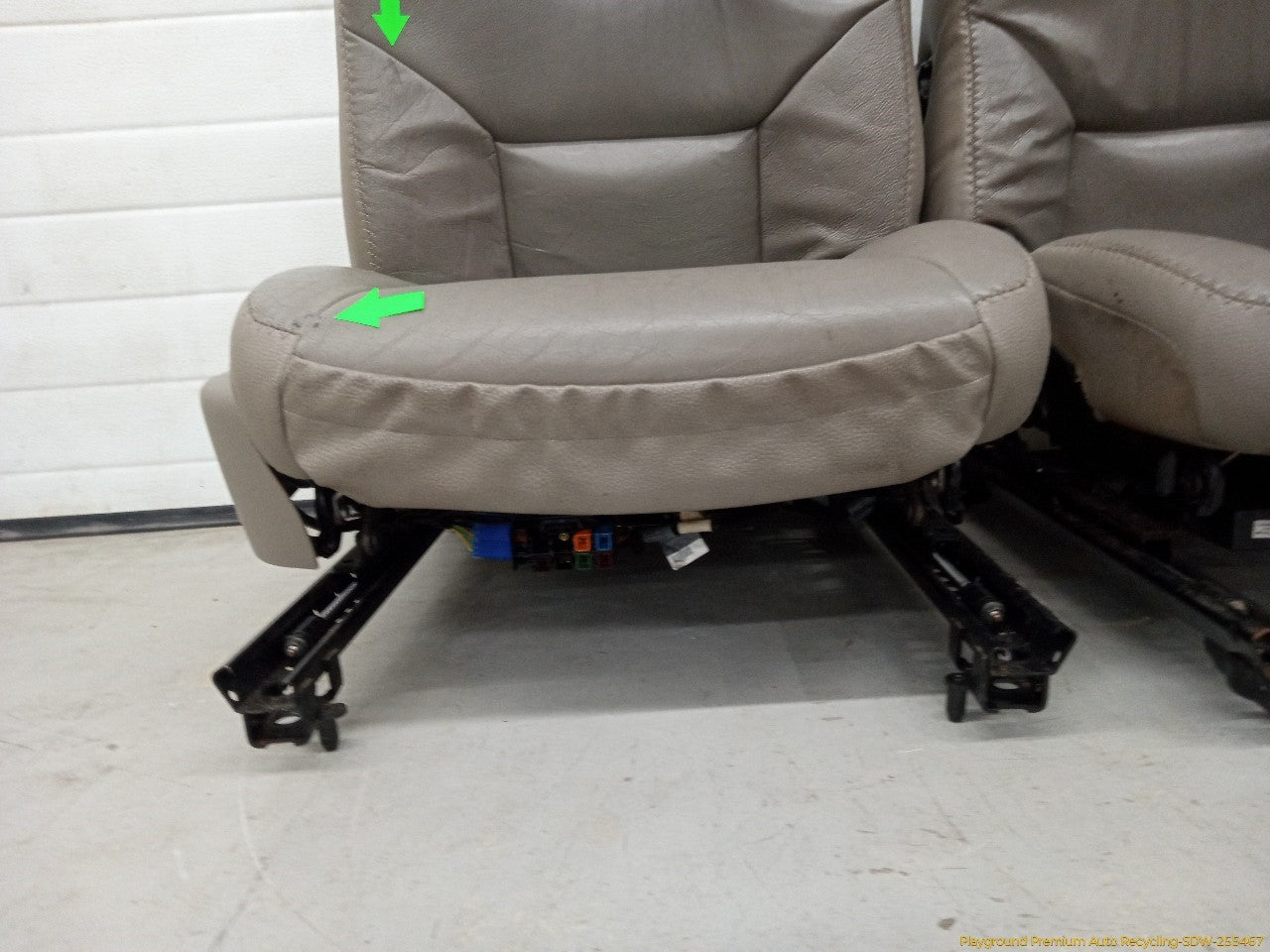 Volvo XC70 Pair Of Front Seats - 0