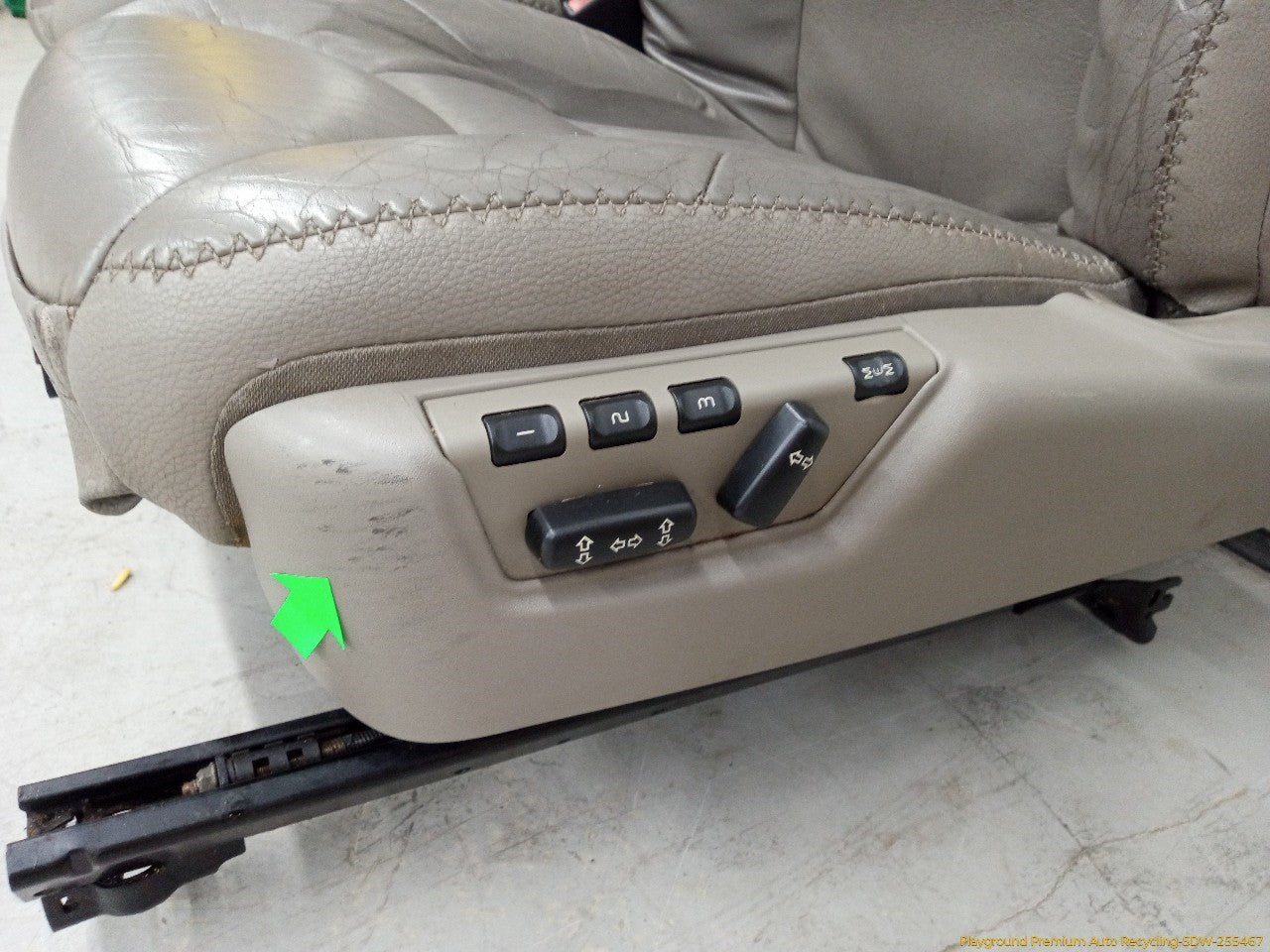 Volvo XC70 Pair Of Front Seats