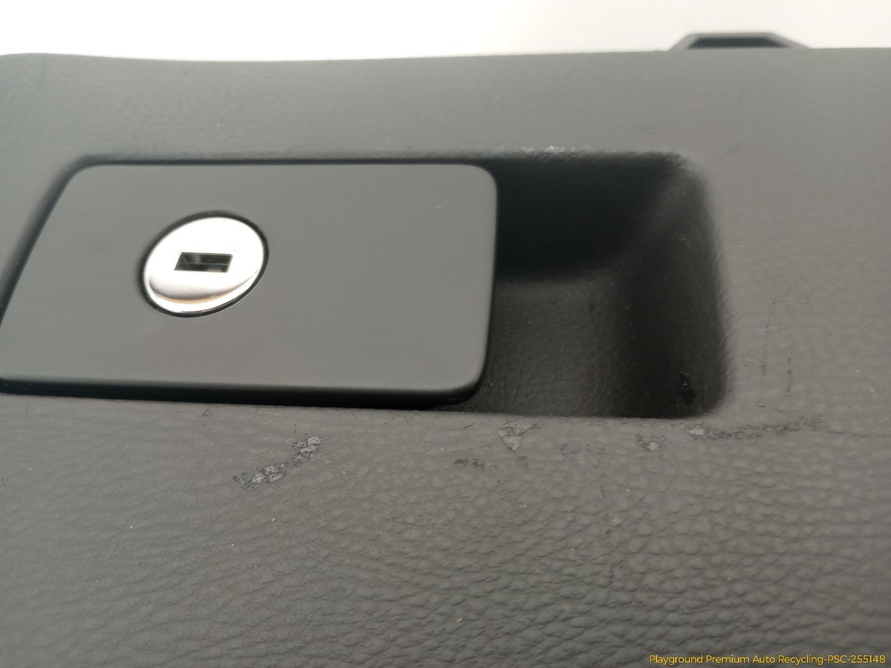 Volkswagen CC Glove Box
