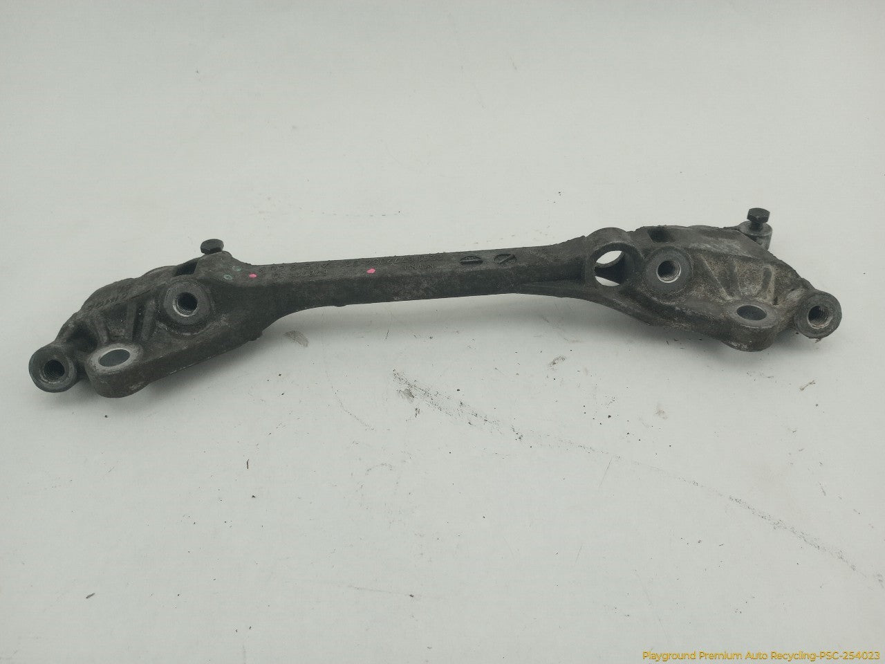 Mini Clubman Passenger Right Front Engine Plate Bracket Mount
