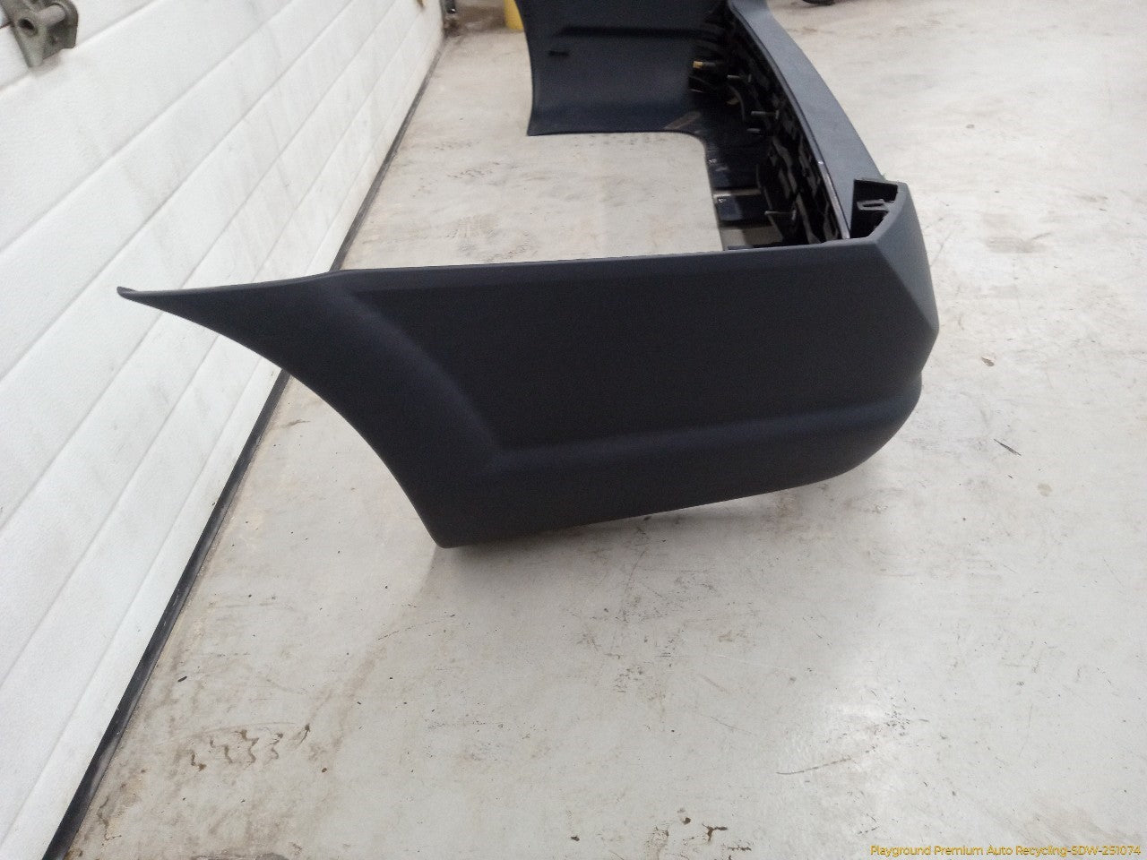 Volvo XC70 Rear Bumper Cover - 0