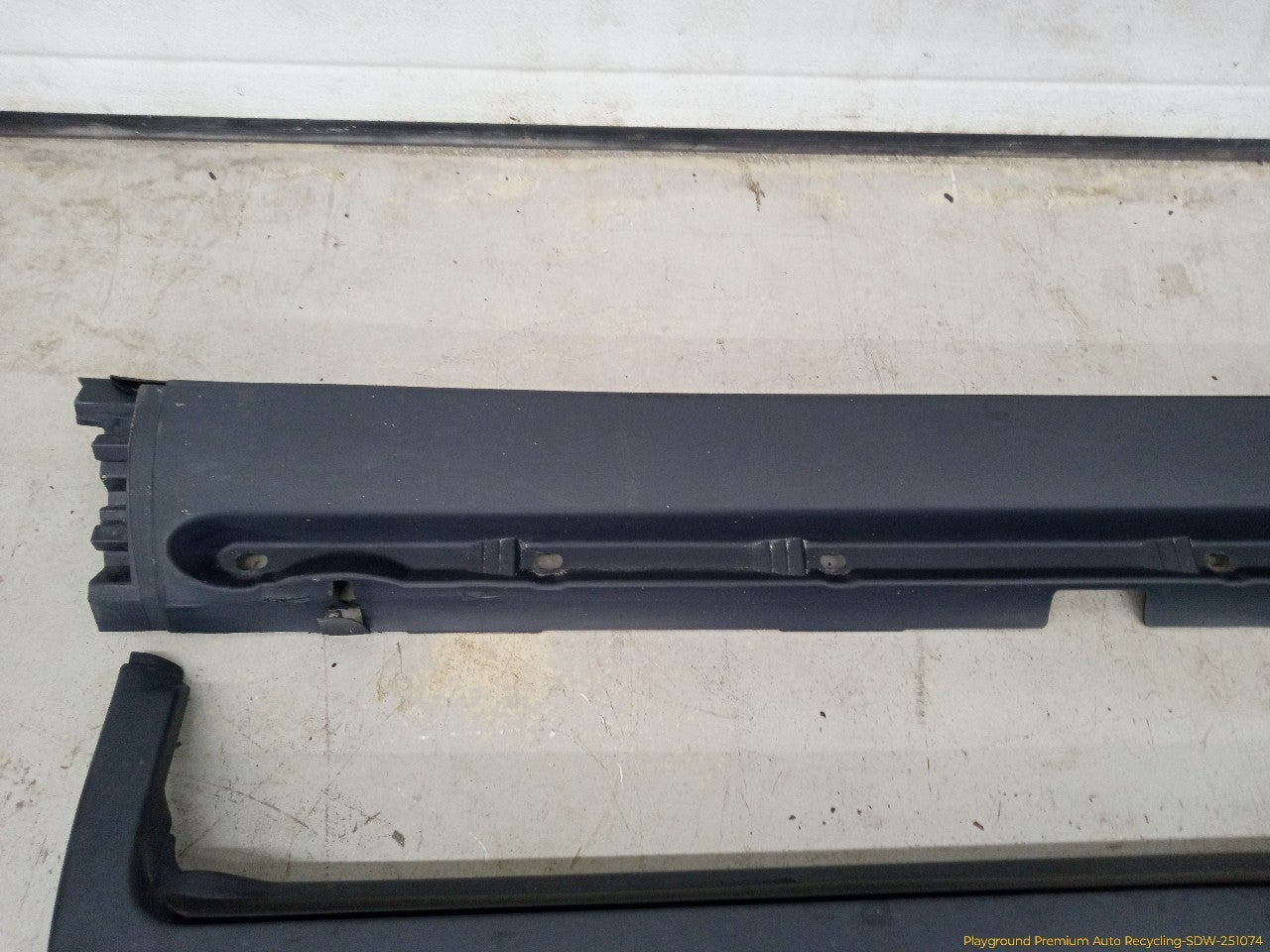 Volvo XC70 Pair Of Rocker Panel Side Skirts