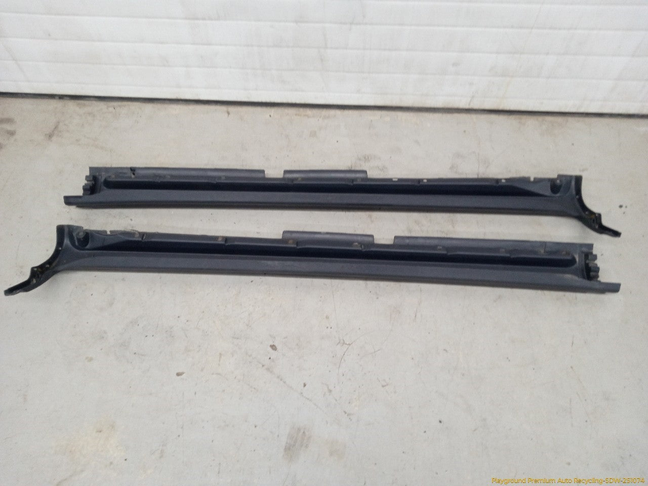 Volvo XC70 Pair Of Rocker Panel Side Skirts