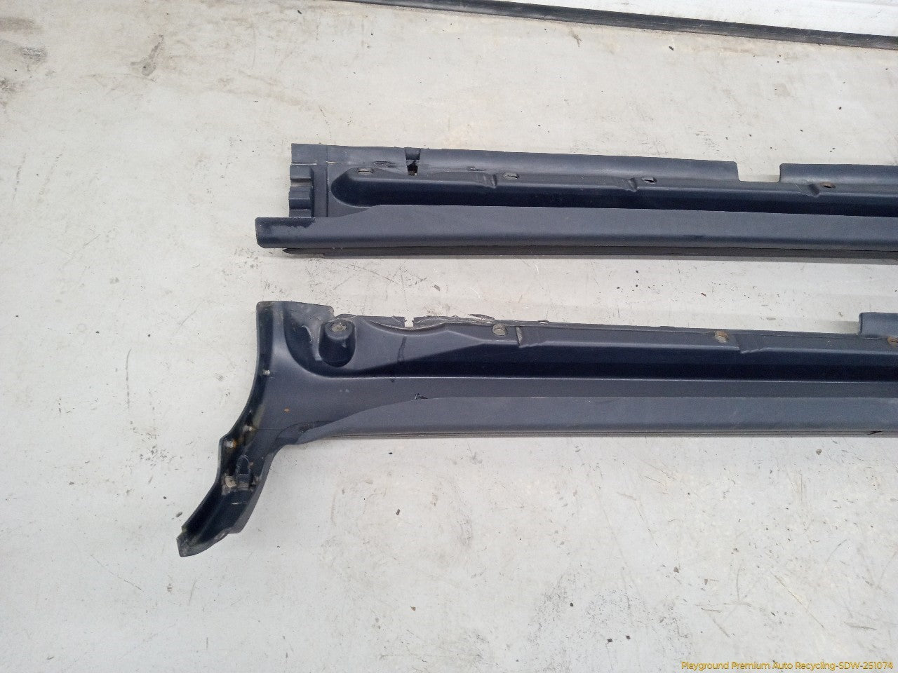 Volvo XC70 Pair Of Rocker Panel Side Skirts