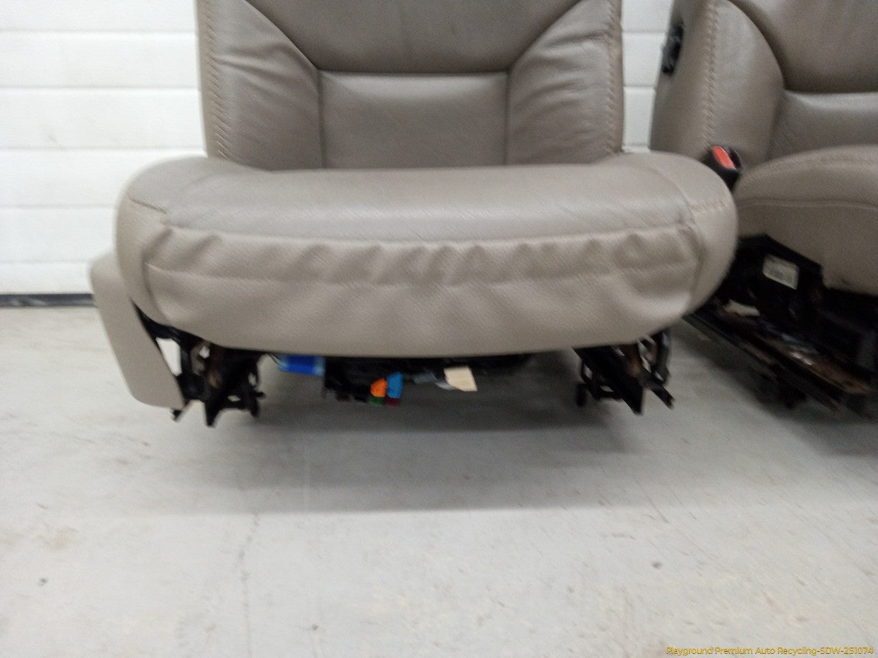 Volvo XC70 Pair Of Front Seats - 0