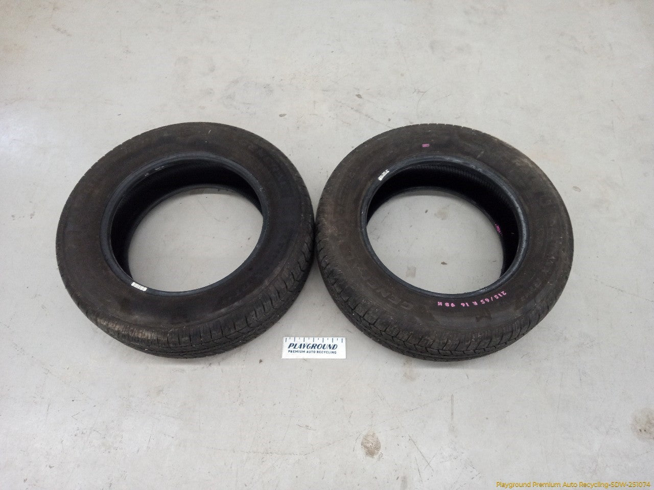 Volvo XC70 Pair Of Rear General Altimax RT Tires