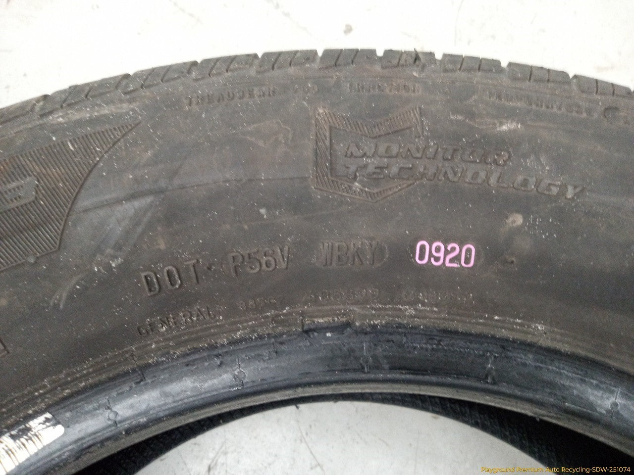 Volvo XC70 Pair Of Rear General Altimax RT Tires