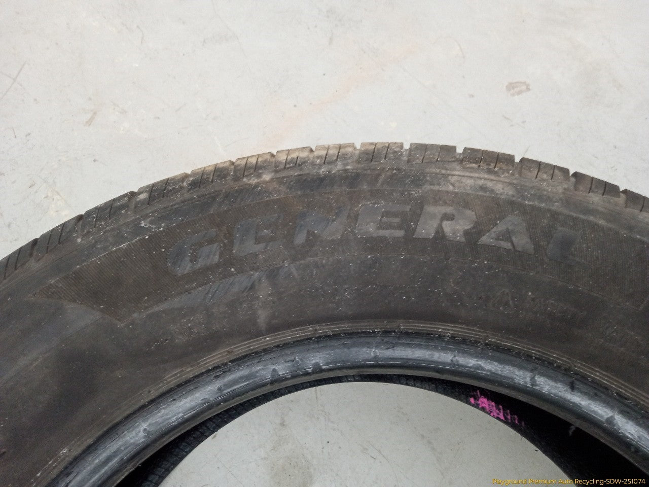 Volvo XC70 Pair Of Rear General Altimax RT Tires