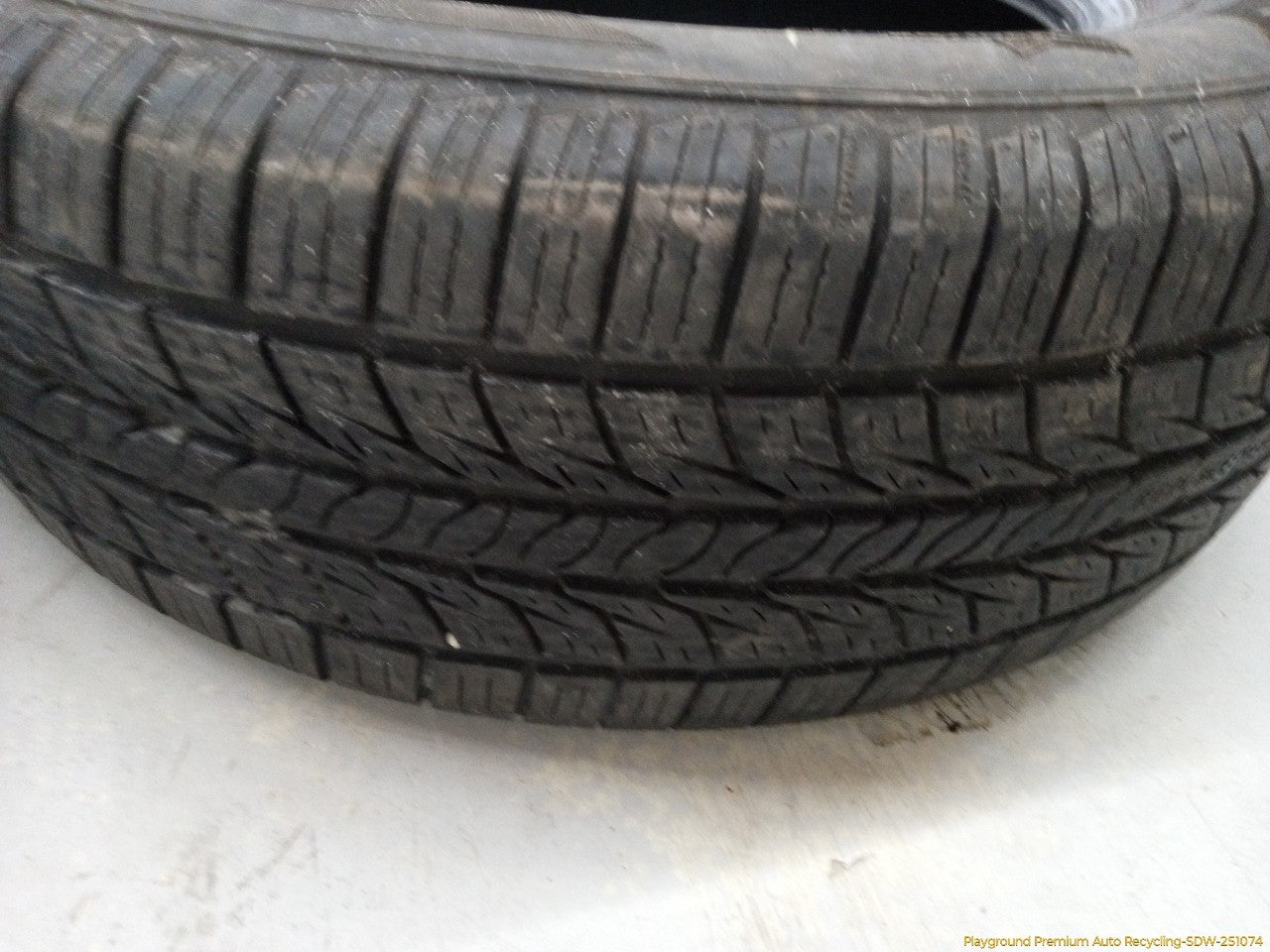 Volvo XC70 Pair Of Rear General Altimax RT Tires