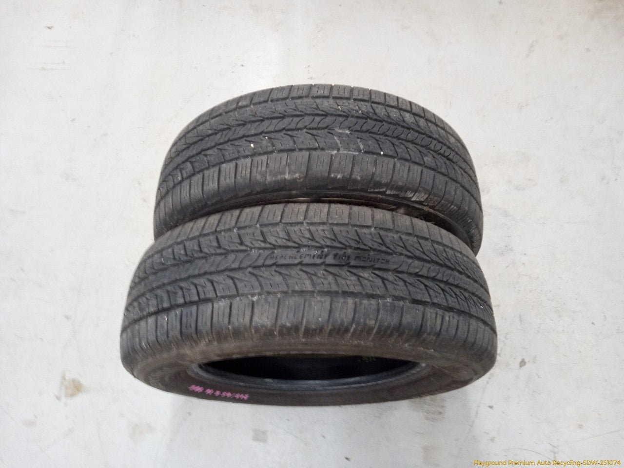 Volvo XC70 Pair Of Rear General Altimax RT Tires