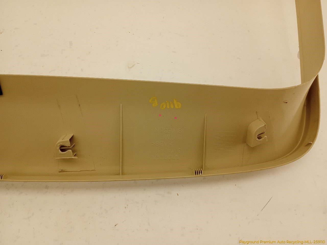Volvo XC60 Trunk Upper Window Trim