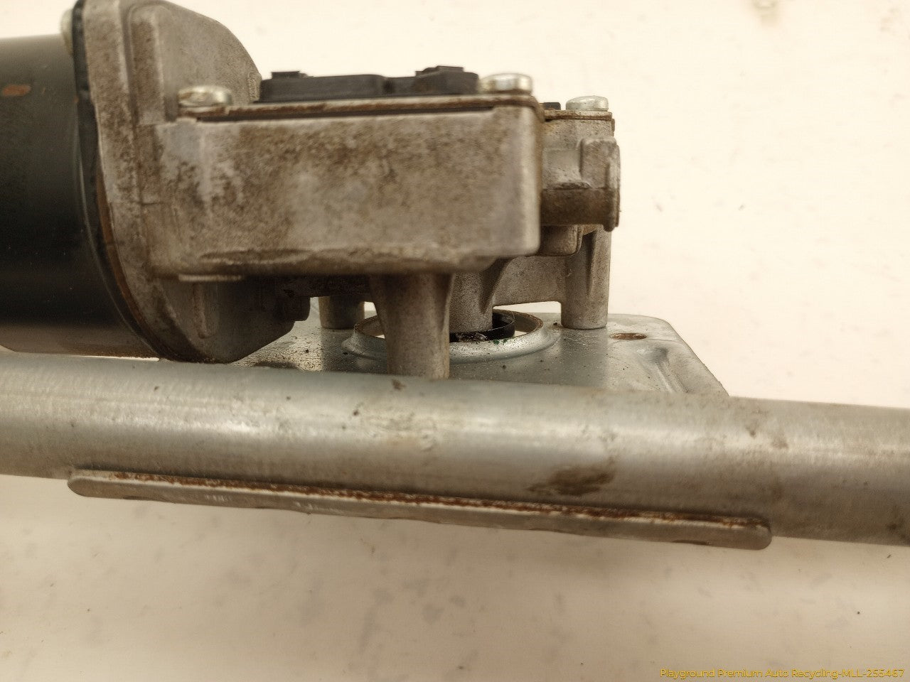 Volvo XC70 Windshield Wiper Transmission & Motor