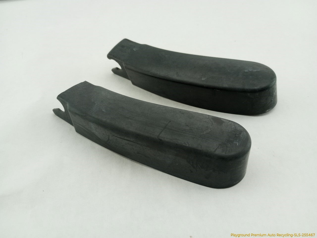 Volvo XC70 Pair Of Windshield Wiper Arms - 0