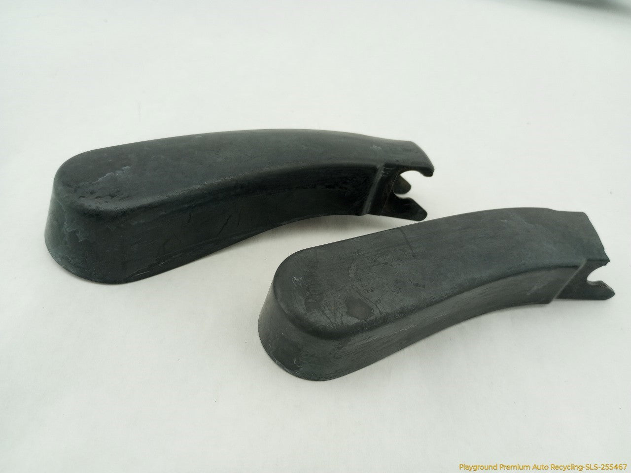 Volvo XC70 Pair Of Windshield Wiper Arms