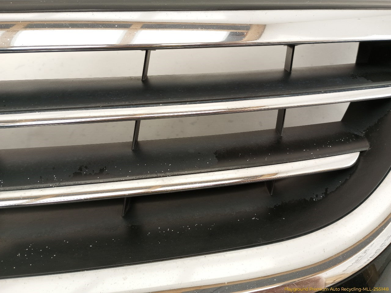 Volkswagen CC Front Bumper Upper Grille