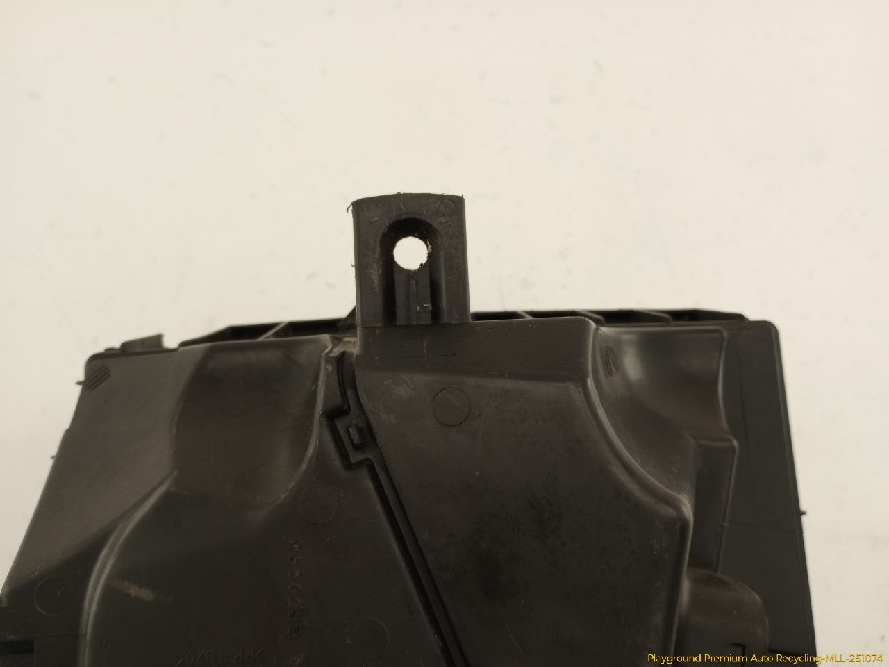 Volvo XC70 Air Cleaner Box Housing