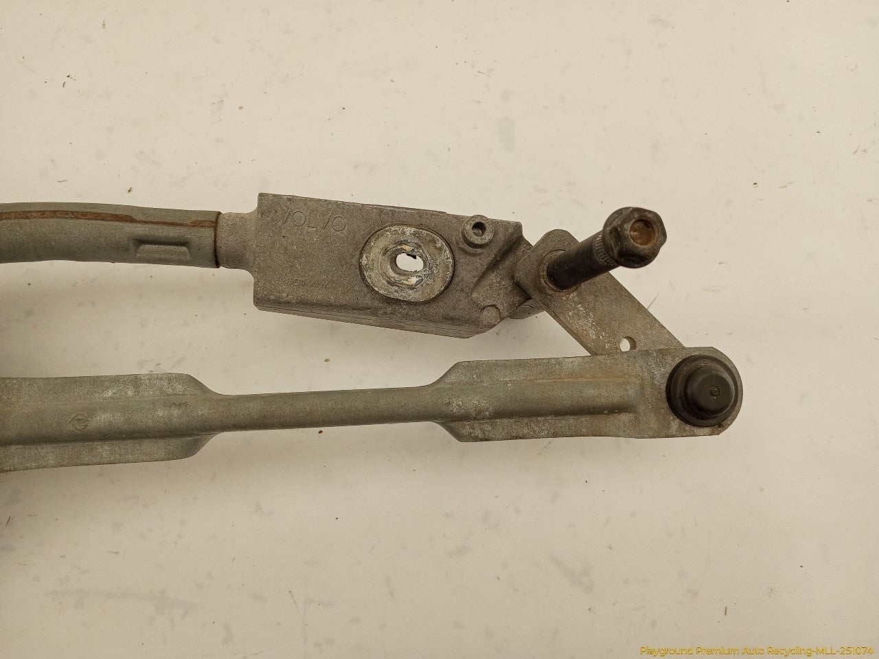 Volvo XC70 Windshield Wiper Transmission & Motor