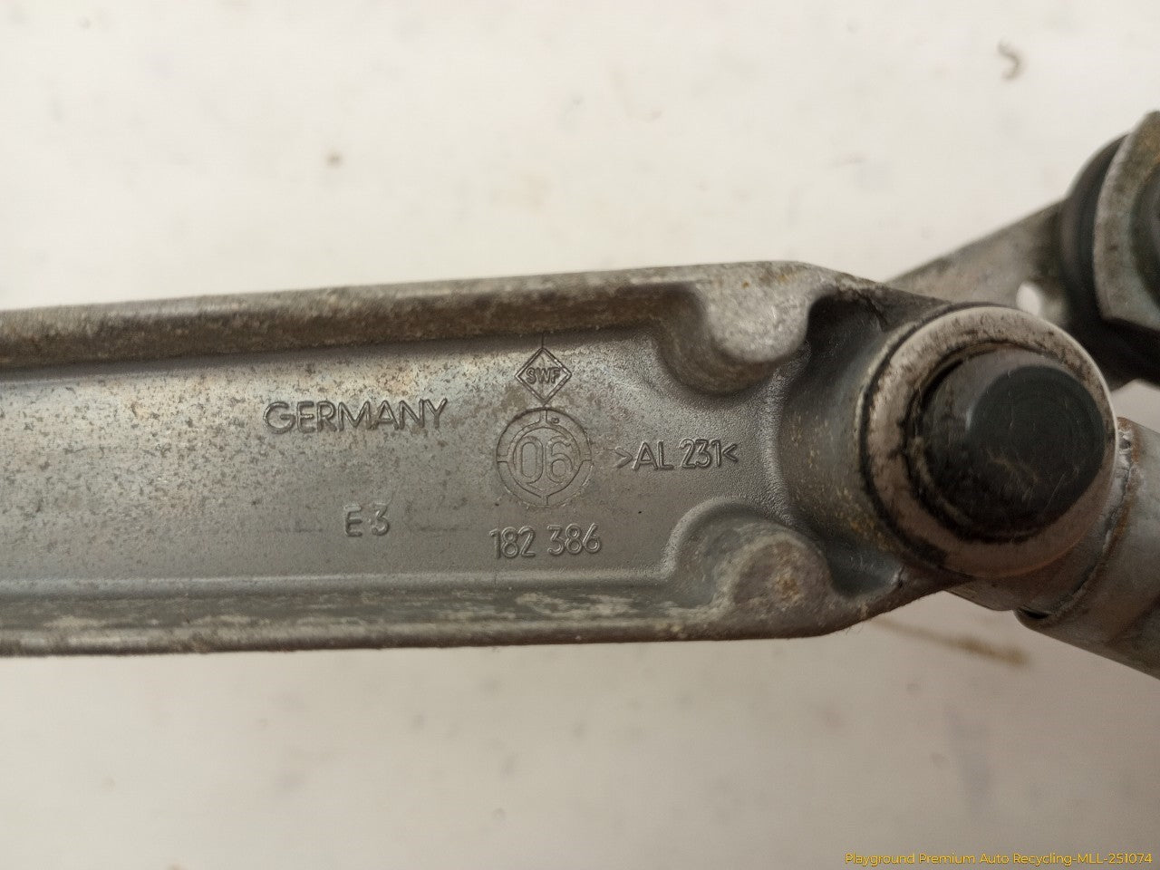 Volvo XC70 Windshield Wiper Transmission & Motor