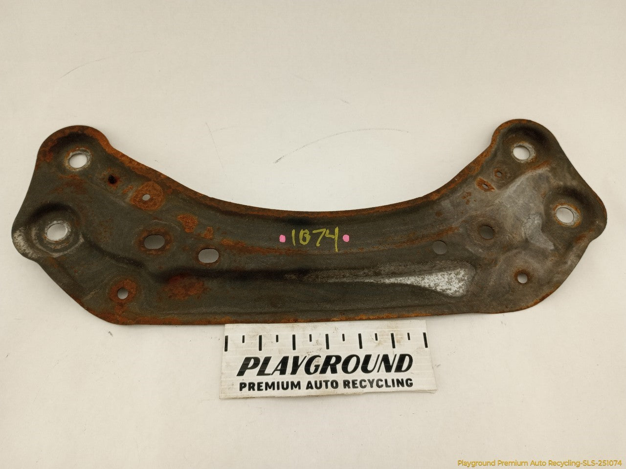 Volvo XC70 Exhaust Mount Bracket
