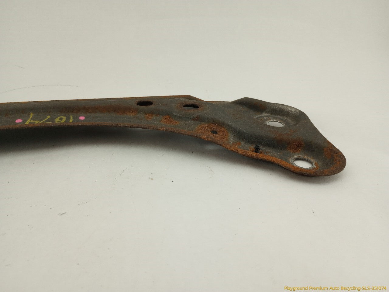 Volvo XC70 Exhaust Mount Bracket