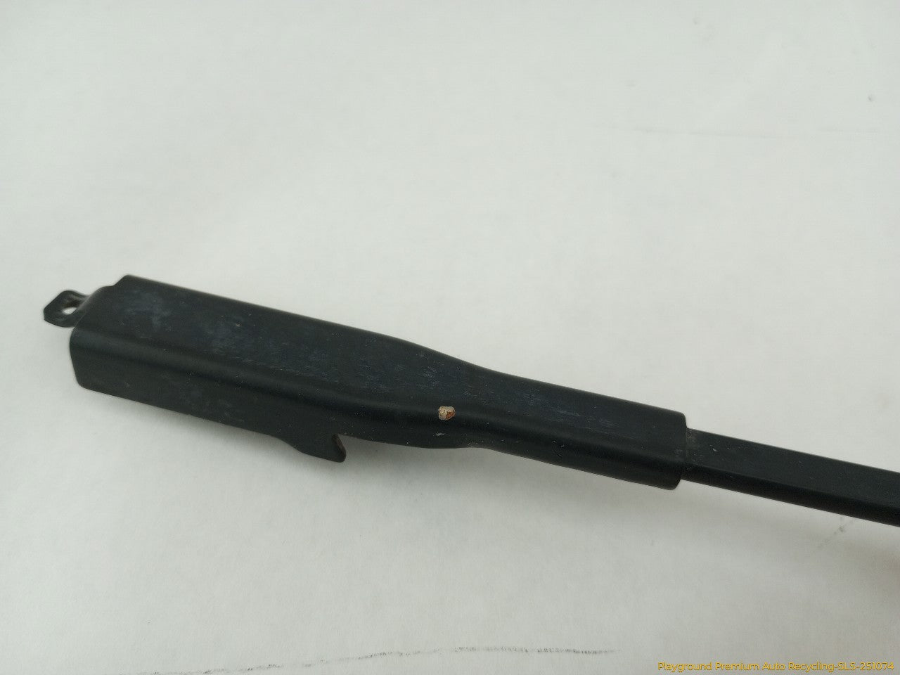 Volvo XC70 Pair Of Windshield Wiper Arms