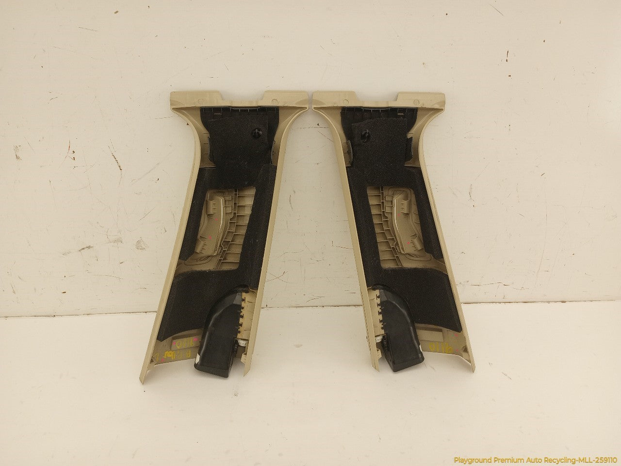 Volvo XC60 Pair Of Upper B Pillar Trim - 0