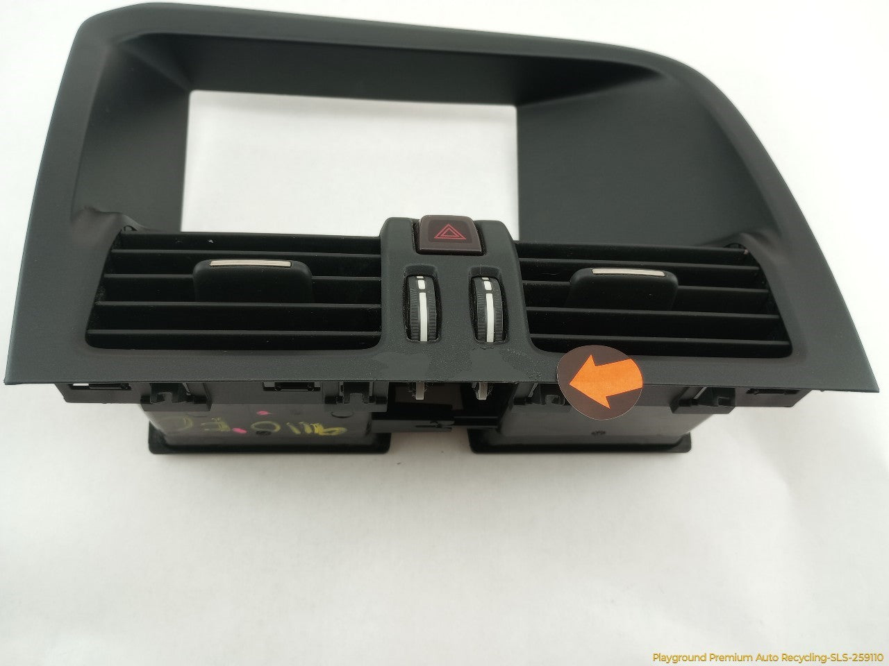 Volvo XC60 Pair Of Center Dashboard Air Vents