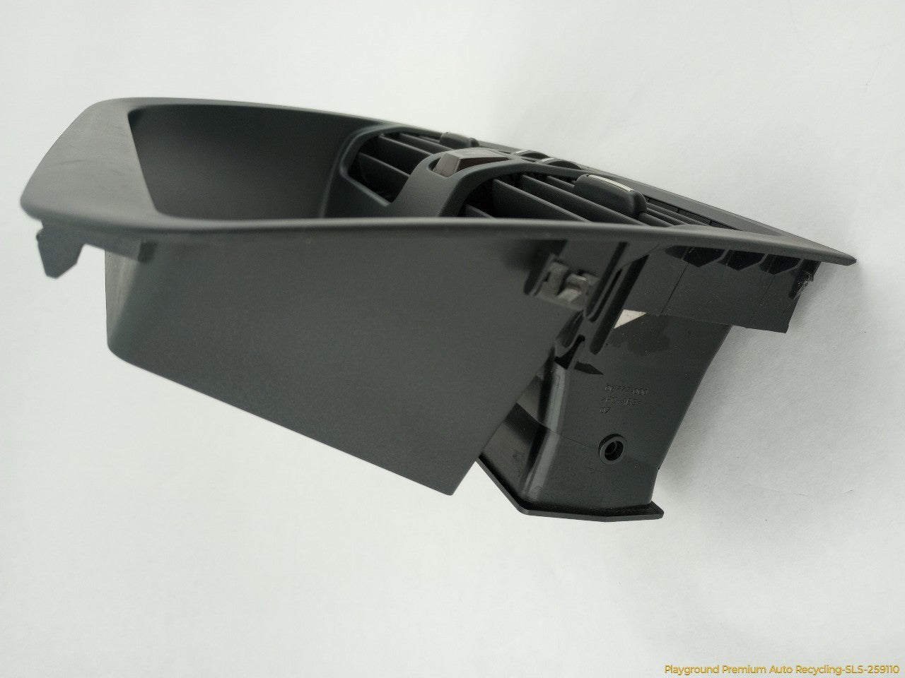 Volvo XC60 Pair Of Center Dashboard Air Vents