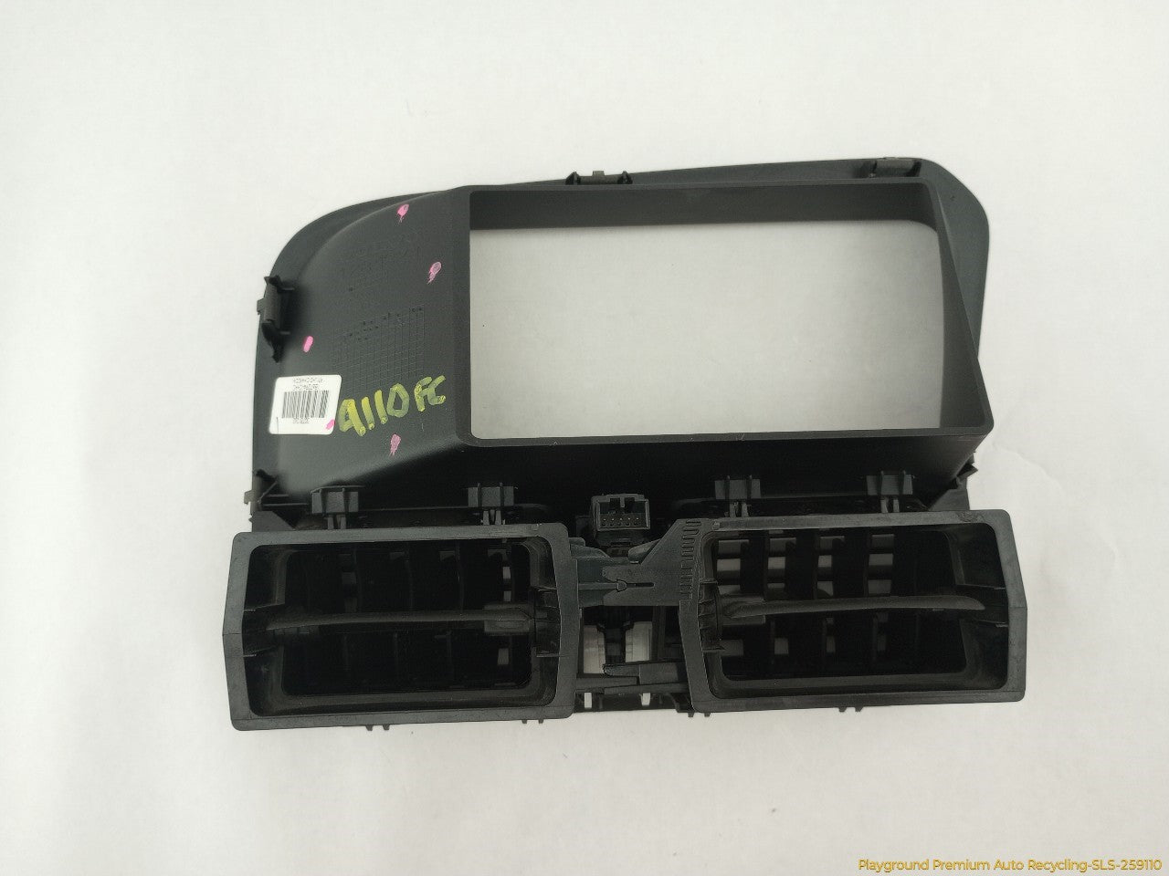 Volvo XC60 Pair Of Center Dashboard Air Vents