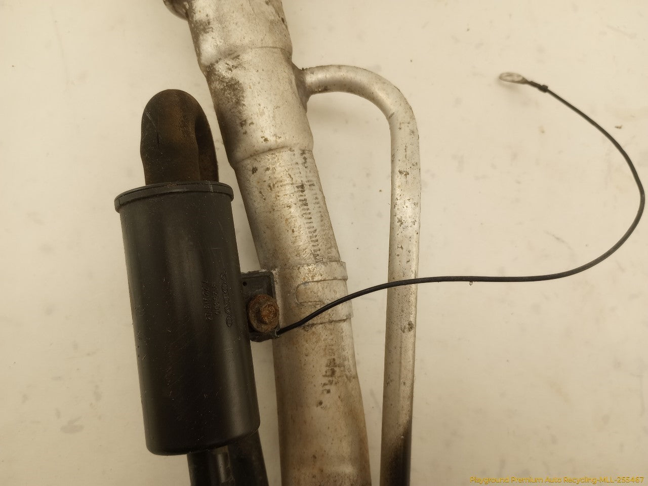 Volvo XC70 Fuel Filler Neck