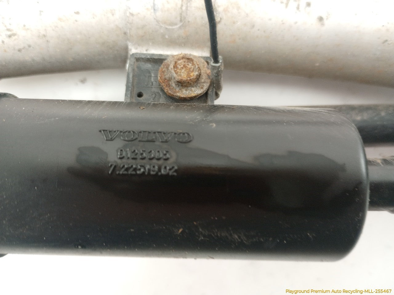 Volvo XC70 Fuel Filler Neck