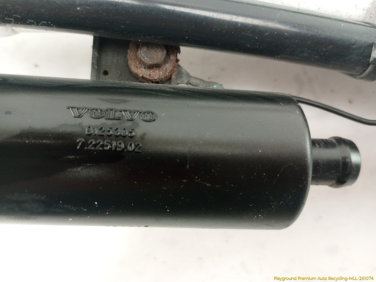 Volvo XC70 Fuel Filler Neck