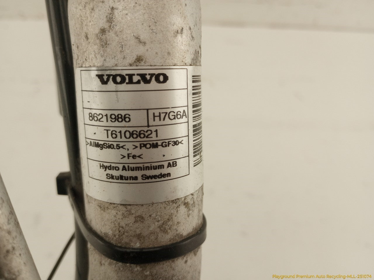 Volvo XC70 Fuel Filler Neck