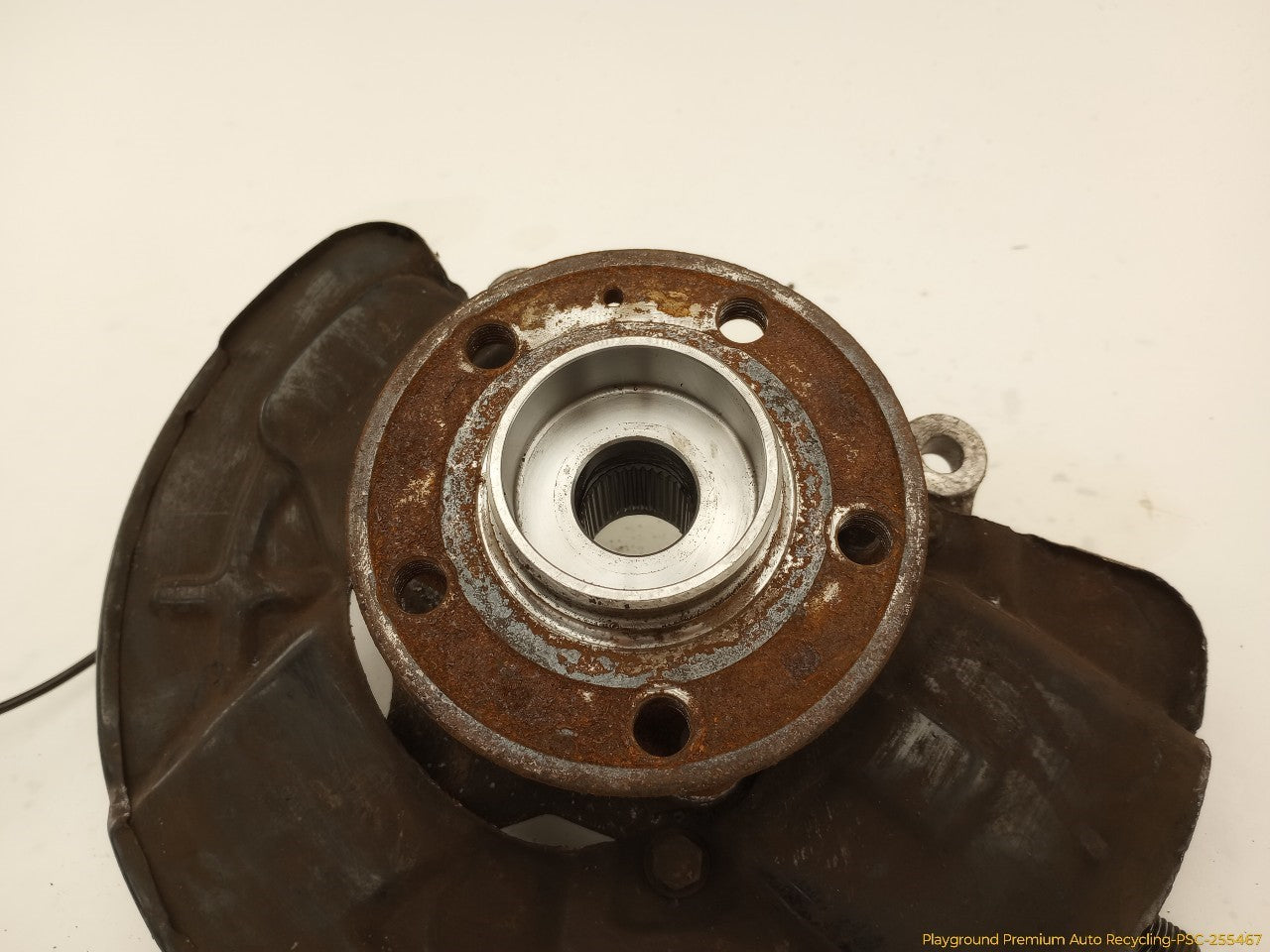 Volvo XC70 Passenger Right Front Spindle Knuckle Hub