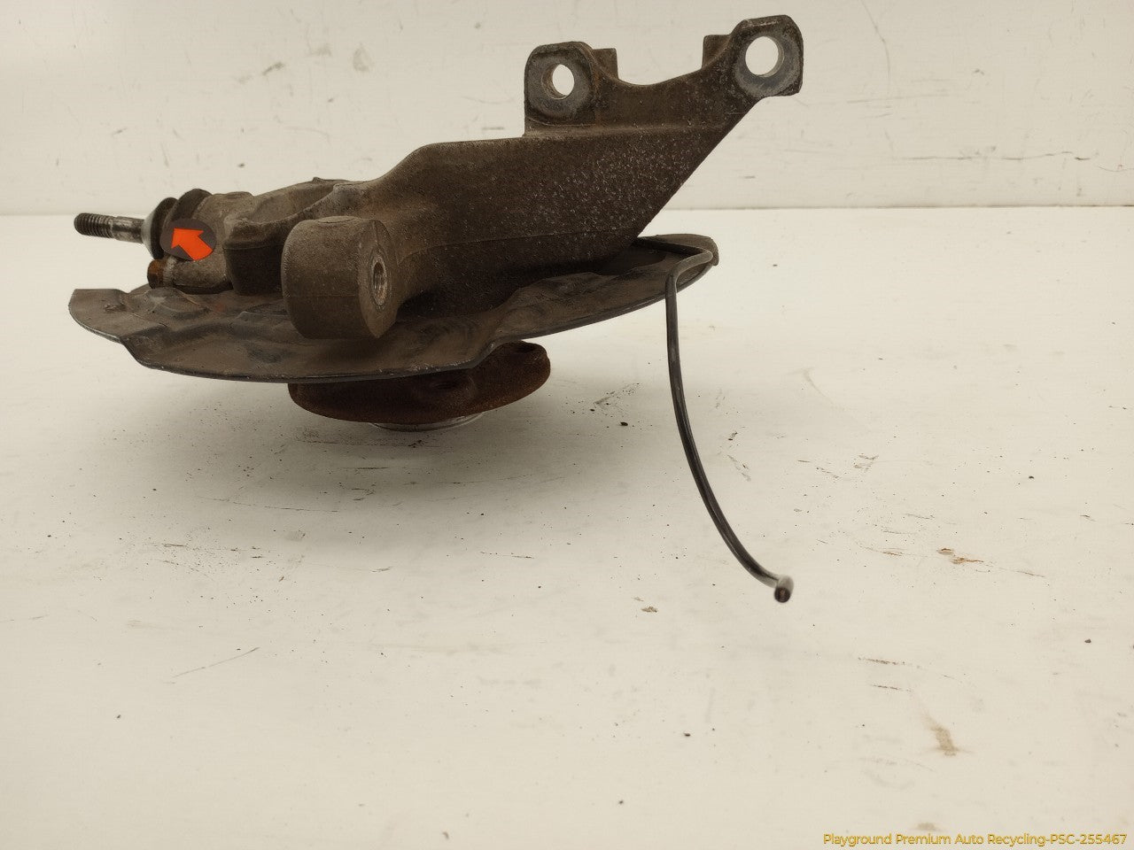 Volvo XC70 Passenger Right Front Spindle Knuckle Hub