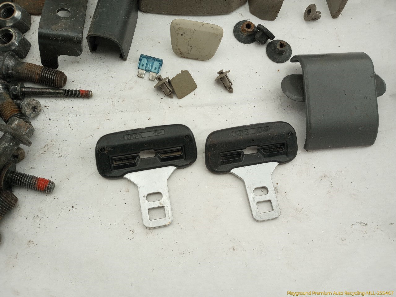 Volvo XC70 Dismantling Hardware Fasteners Bolts & Nuts